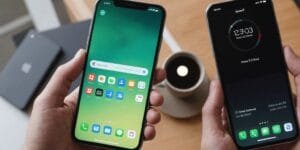 Celulares Android e iPhone lado a lado